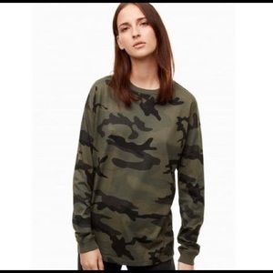 Camo long sleeve (Aritzia TNA)
